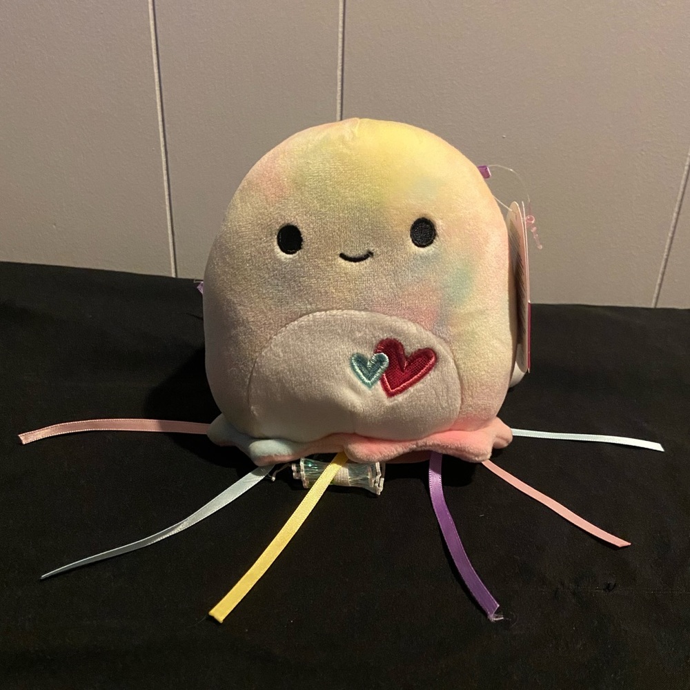 Janet the Valentines Exclusive Jellyfish Squishmallow